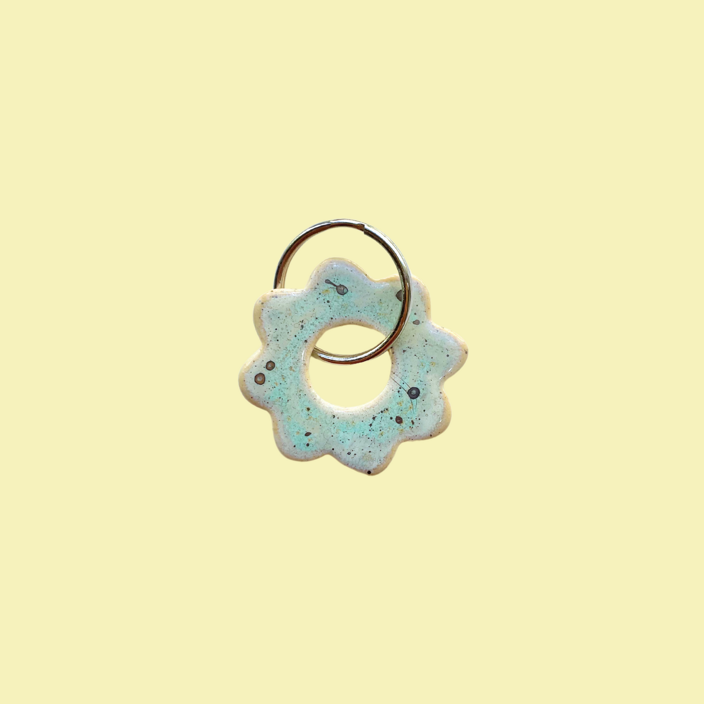 Blue Luster Daisy Flower keychain
