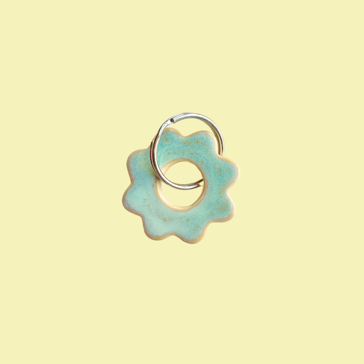 Blue Daisy Flower keychain