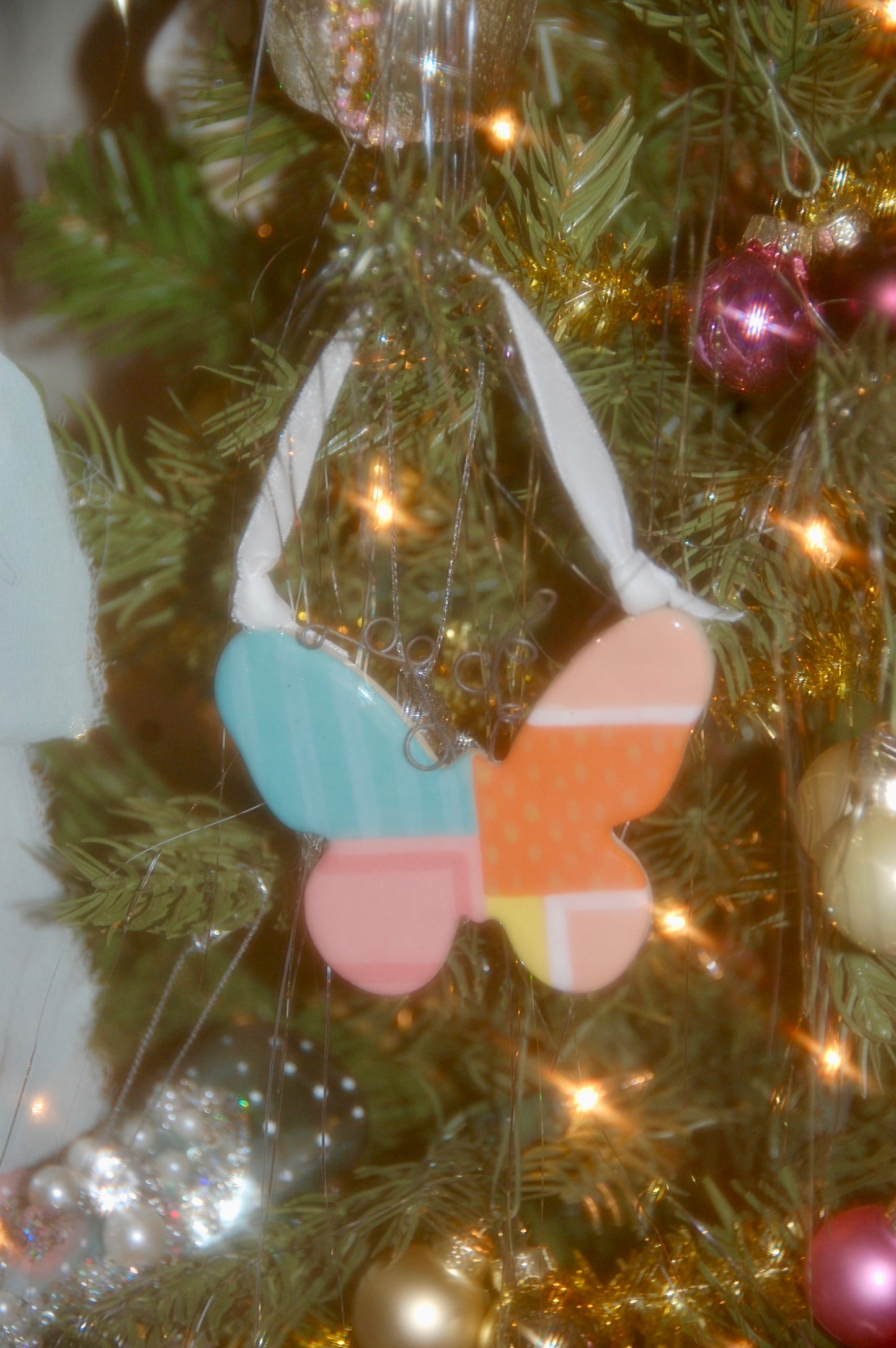 Holly Pattern No.1 Butterfly Ornament