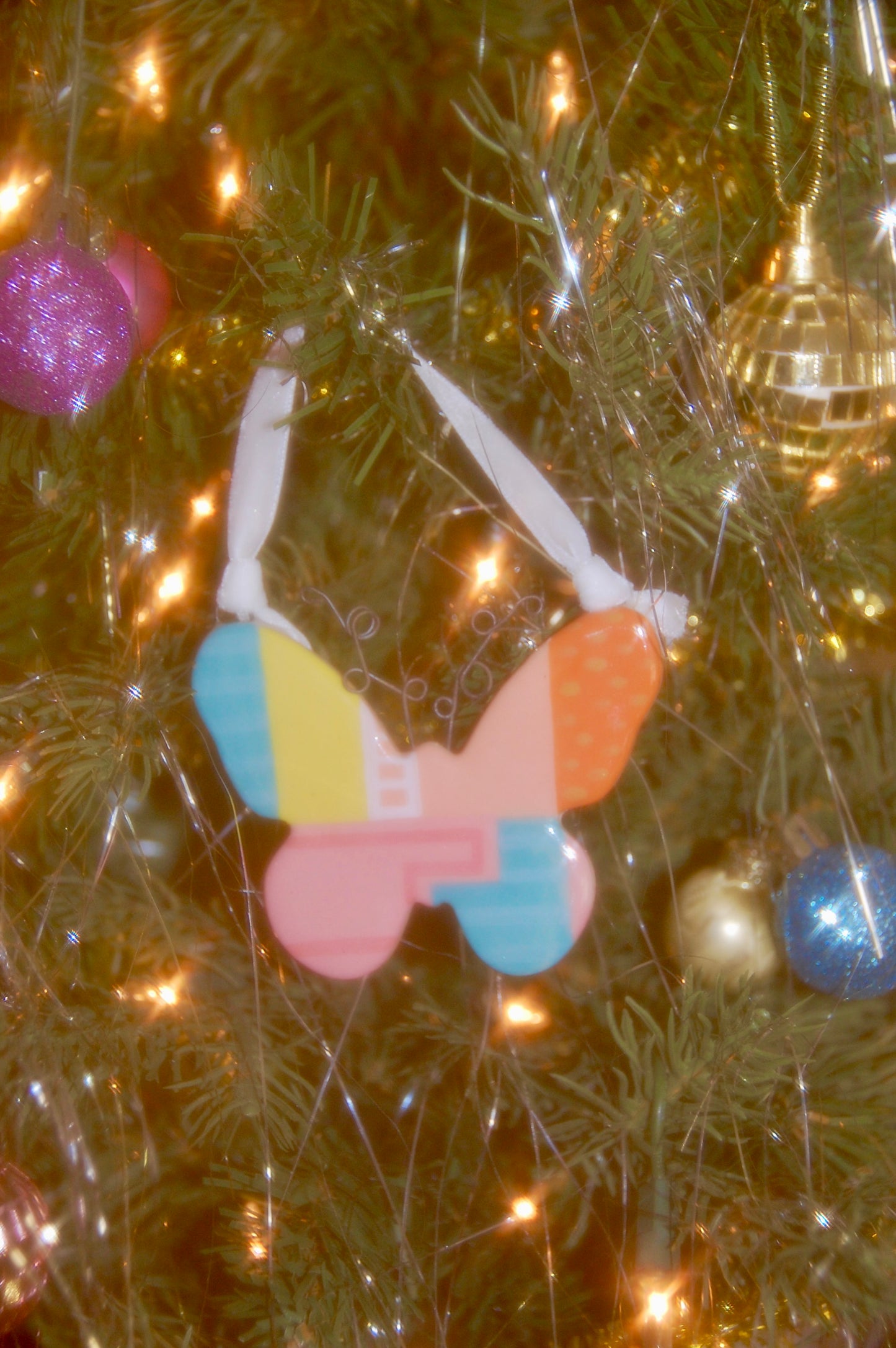 Holly Pattern No.4 Butterfly Ornament